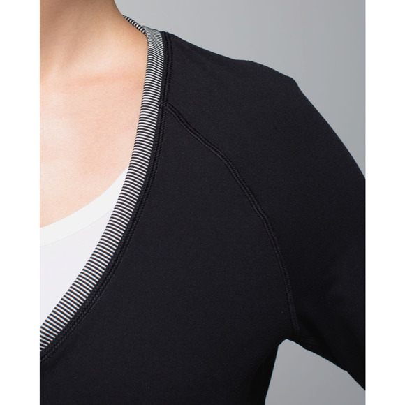 Lululemon H'Om‎ Run Jacket in Black~ 6 - Picture 4 of 8